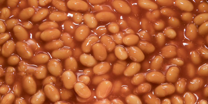 Baked beans in sauce